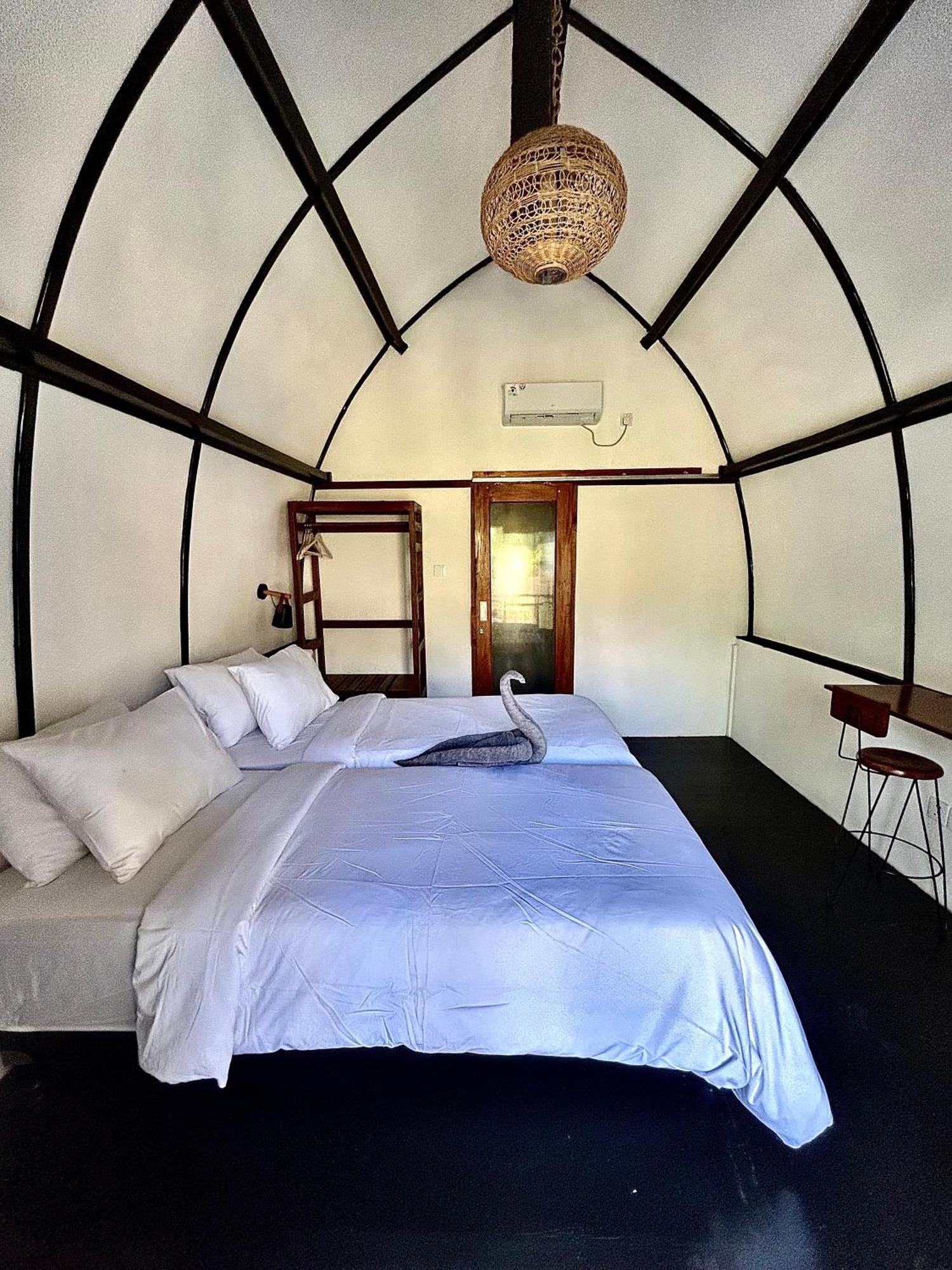 Damai Bungalows Maluk Esterno foto