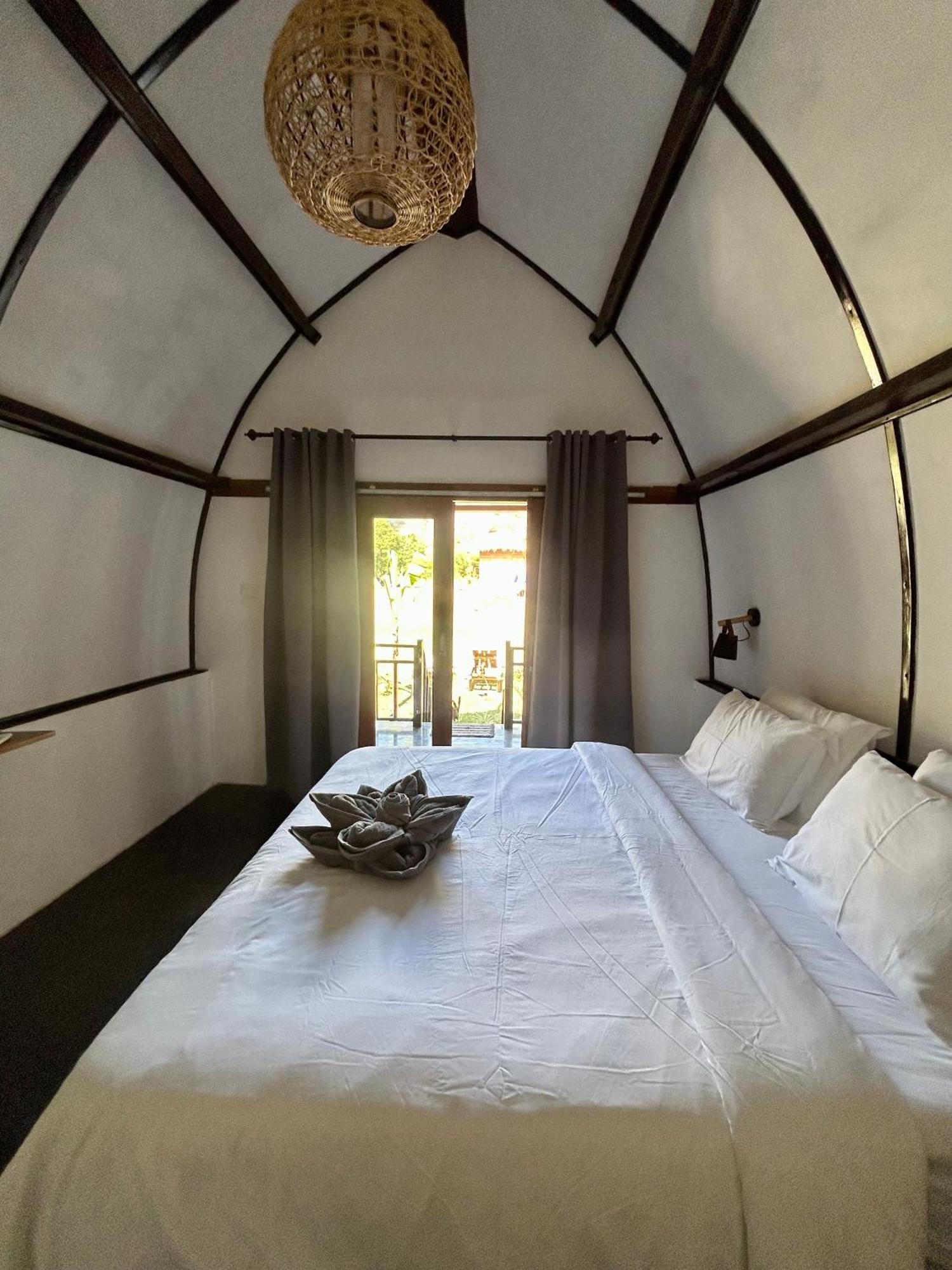 Damai Bungalows Maluk Esterno foto