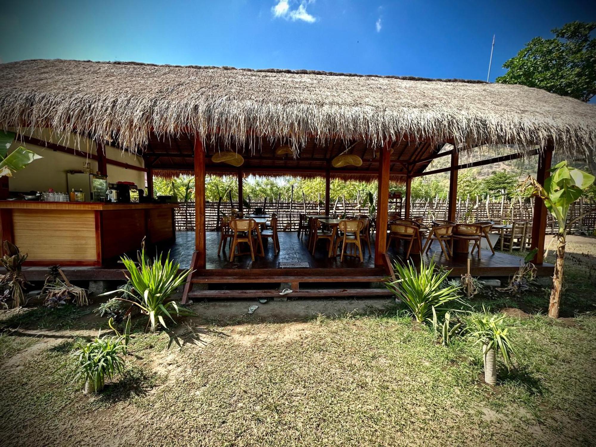 Damai Bungalows Maluk Esterno foto