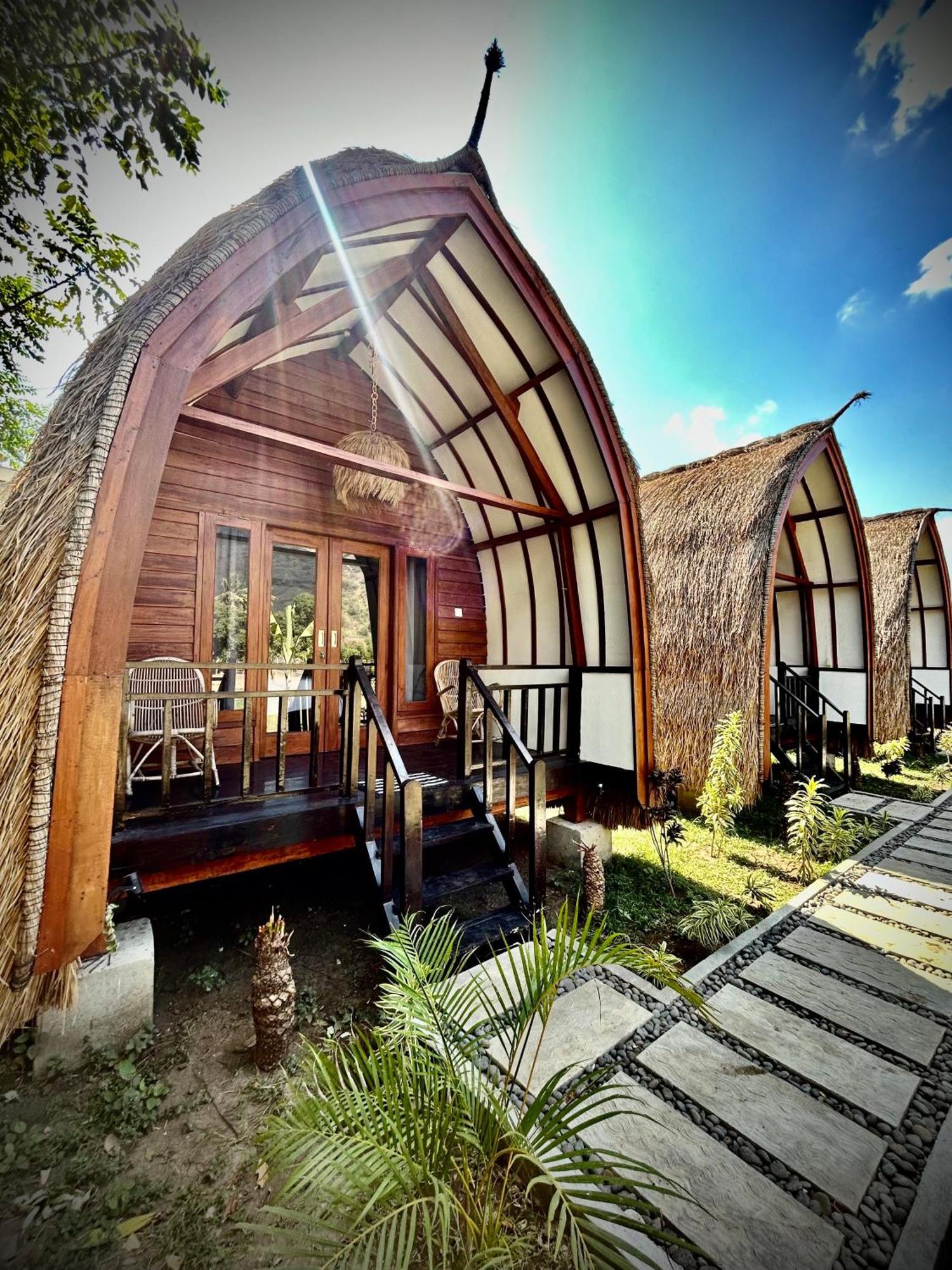 Damai Bungalows Maluk Esterno foto