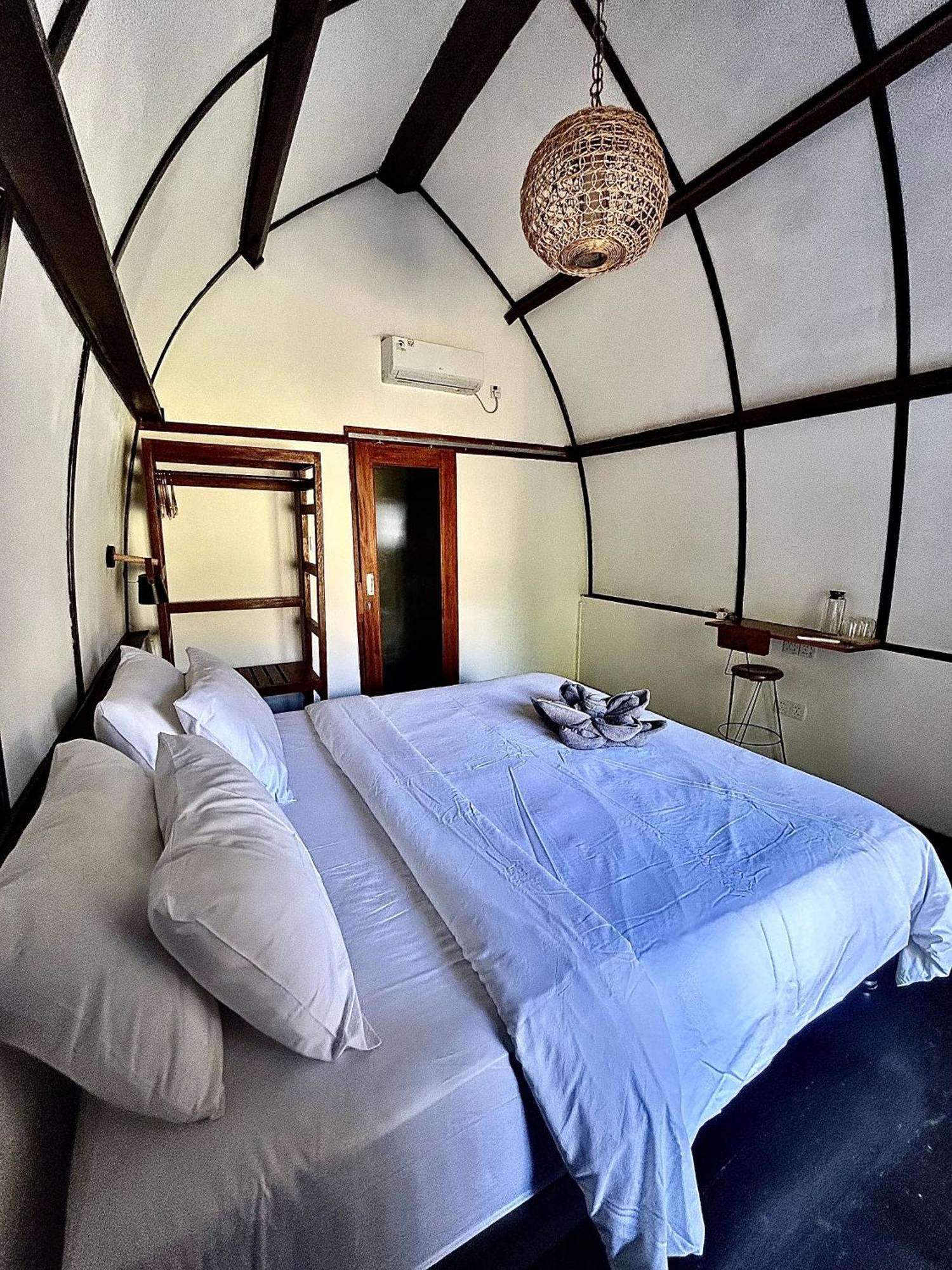 Damai Bungalows Maluk Esterno foto