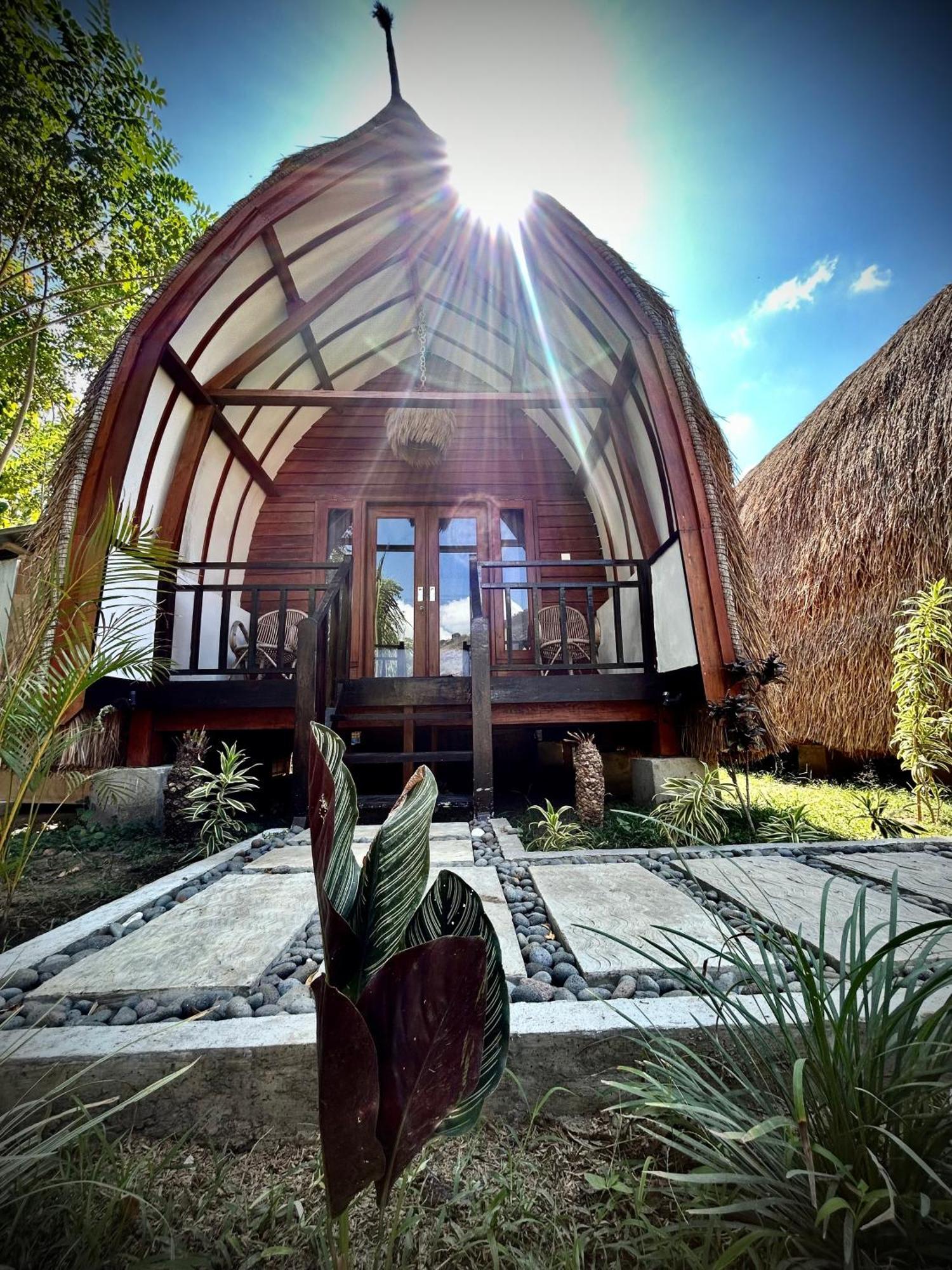 Damai Bungalows Maluk Esterno foto
